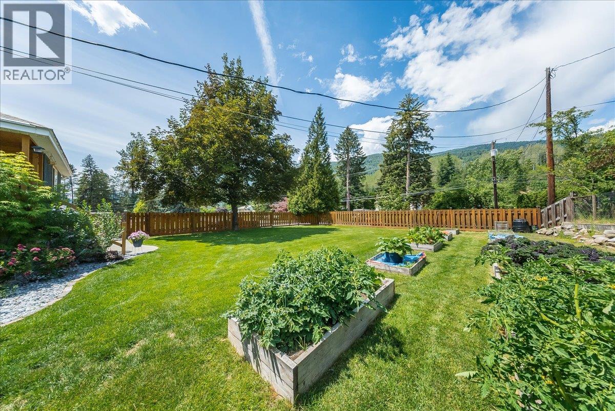 526 12th Avenue, Genelle, British Columbia  V0G 1G0 - Photo 42 - 10393053