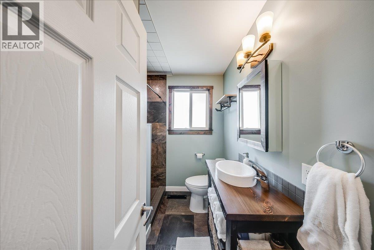 526 12th Avenue, Genelle, British Columbia  V0G 1G0 - Photo 18 - 10393053