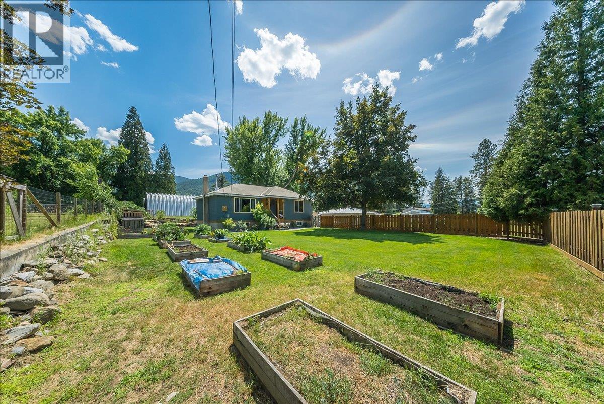 526 12th Avenue, Genelle, British Columbia  V0G 1G0 - Photo 41 - 10393053
