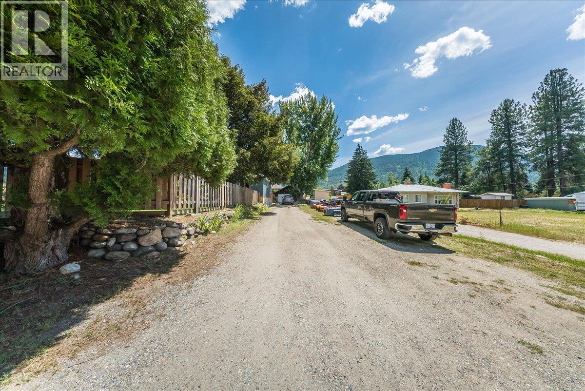 526 12th Avenue, Genelle, British Columbia  V0G 1G0 - Photo 65 - 10393053