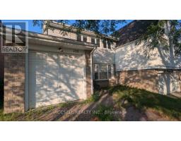 135 PLACENTIA BOULEVARD, Toronto, Ontario