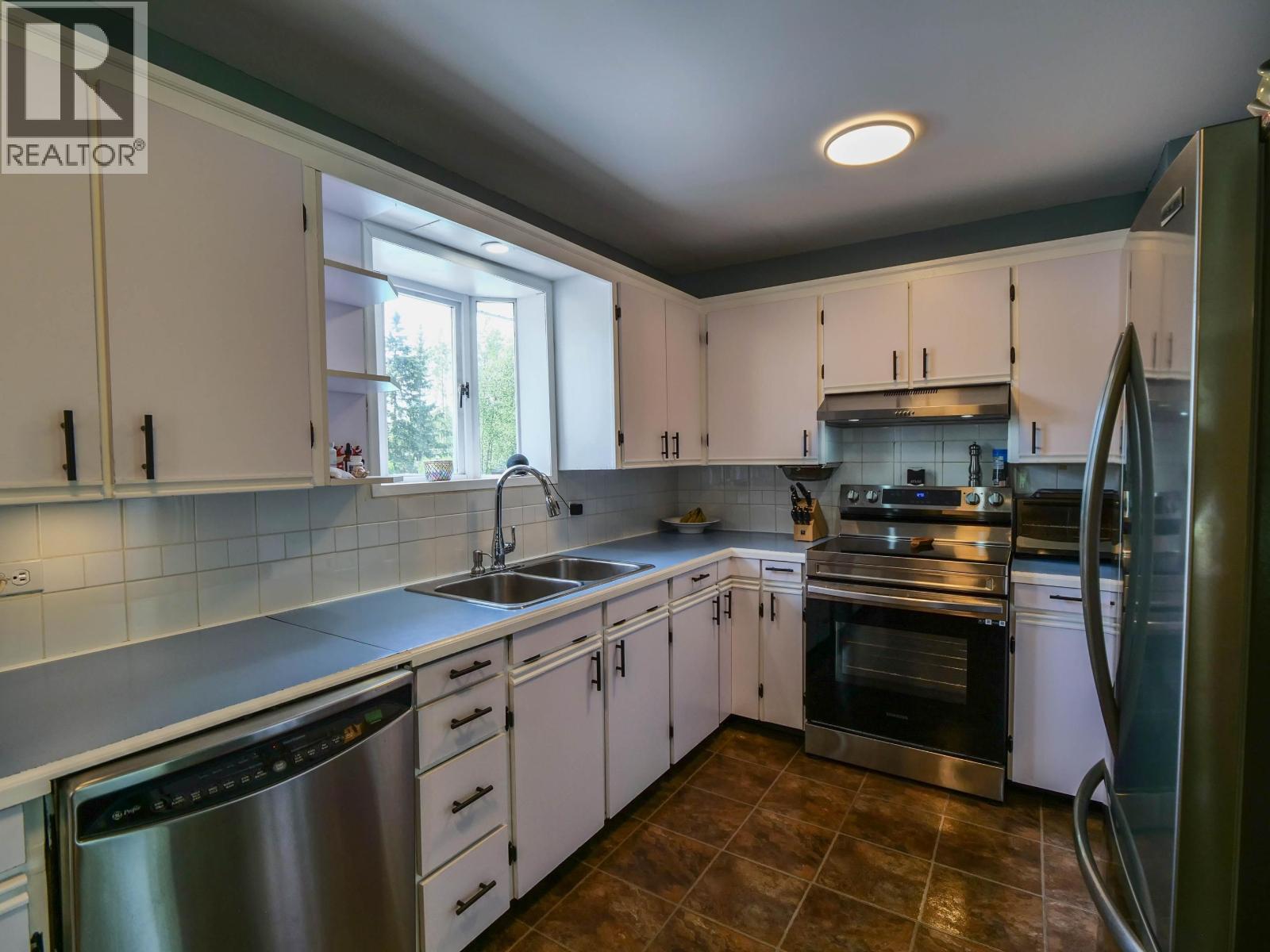 1781 Maple Drive, Red Bluff / Dragon Lake, British Columbia  V2J 4A5 - Photo 6 - R3133061