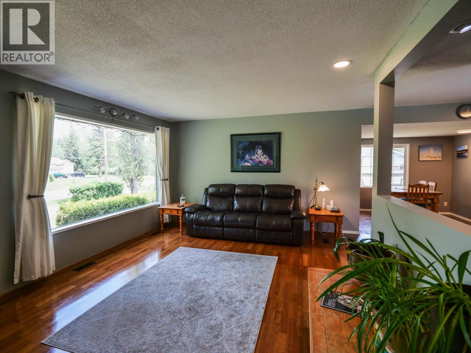 1781 Maple Drive, Red Bluff / Dragon Lake, British Columbia  V2J 4A5 - Photo 7 - R3133061