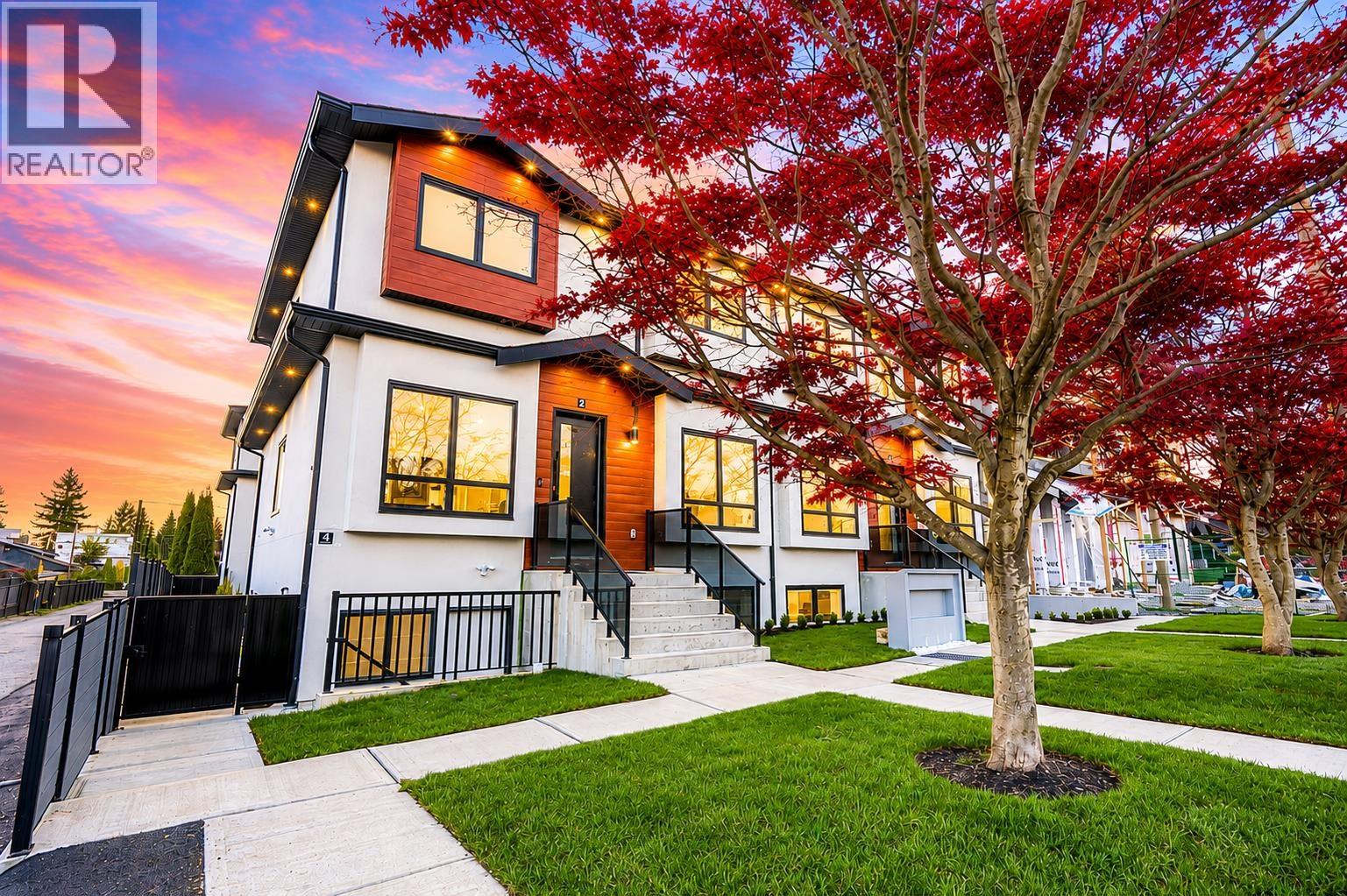 3 6692 NAPIER STREET, Burnaby, British Columbia