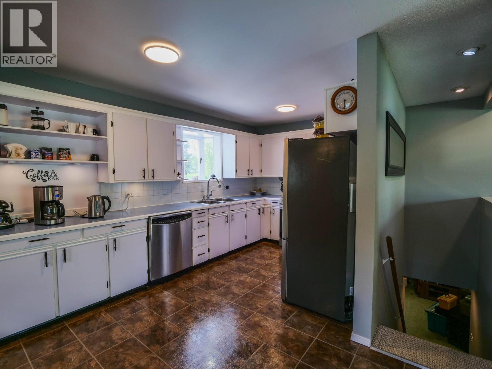 1781 Maple Drive, Red Bluff / Dragon Lake, British Columbia  V2J 4A5 - Photo 33 - R3133061