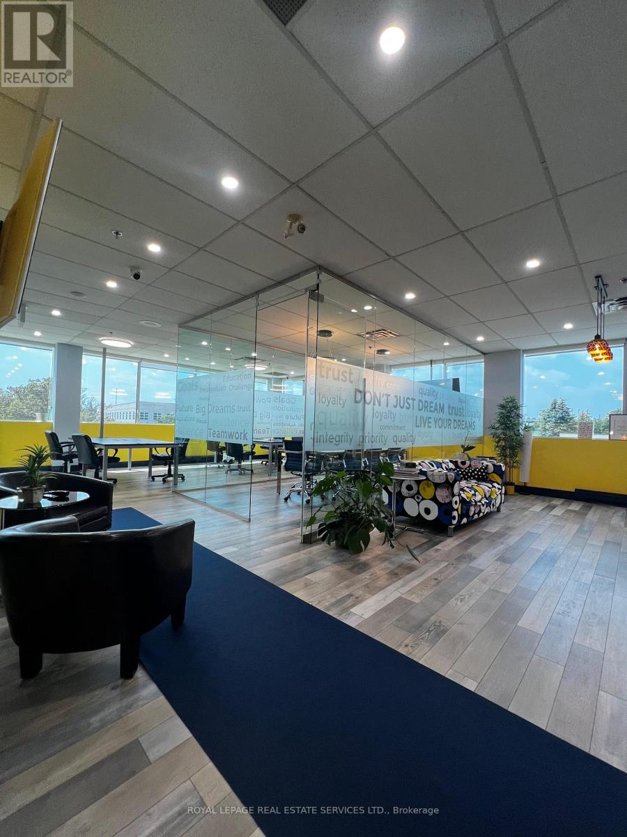 215-216 - 2550 Matheson Boulevard E, Mississauga, Ontario  L4W 4Z1 - Photo 2 - W13660474