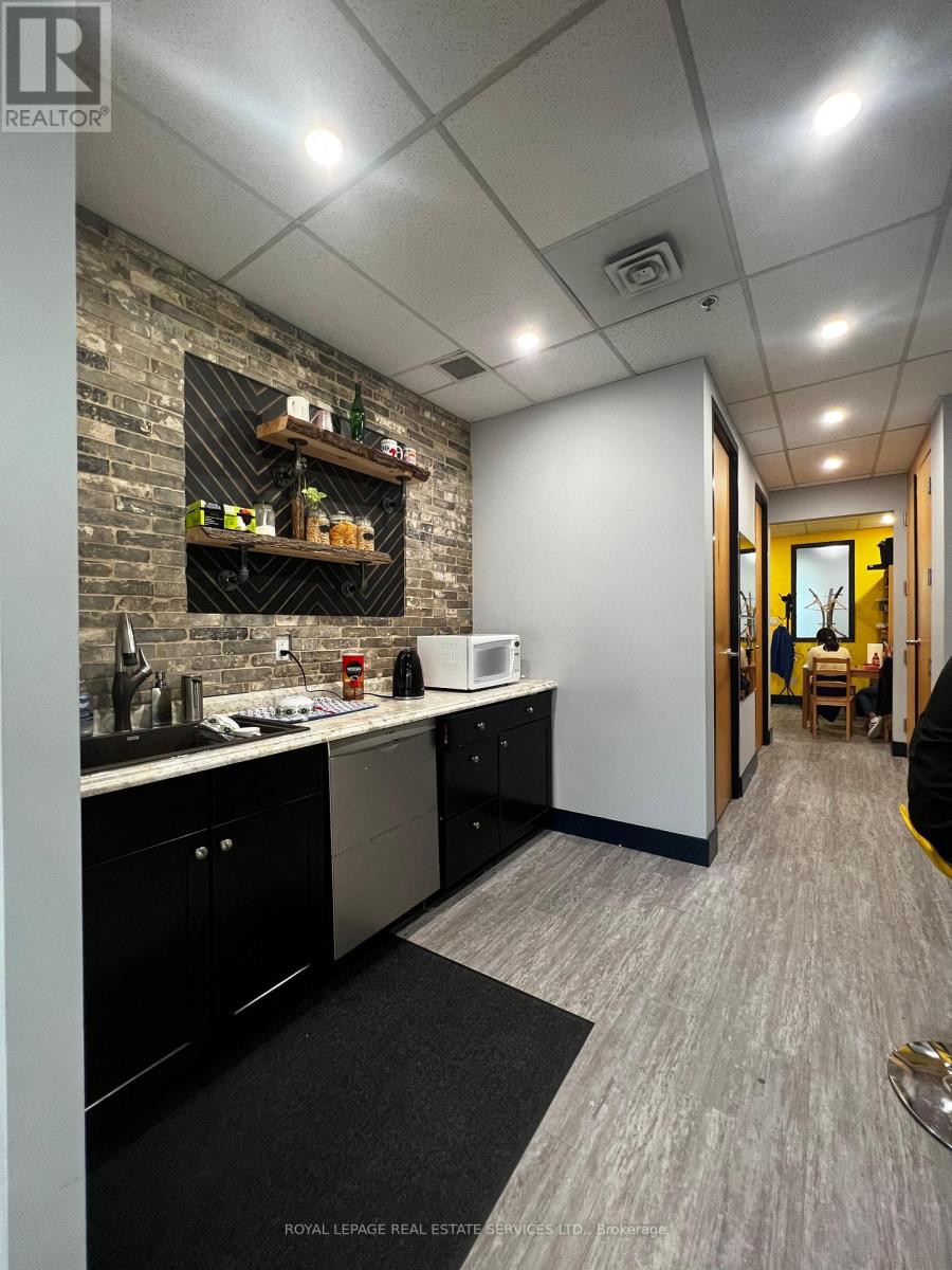 215-216 - 2550 Matheson Boulevard E, Mississauga, Ontario  L4W 4Z1 - Photo 7 - W13660474