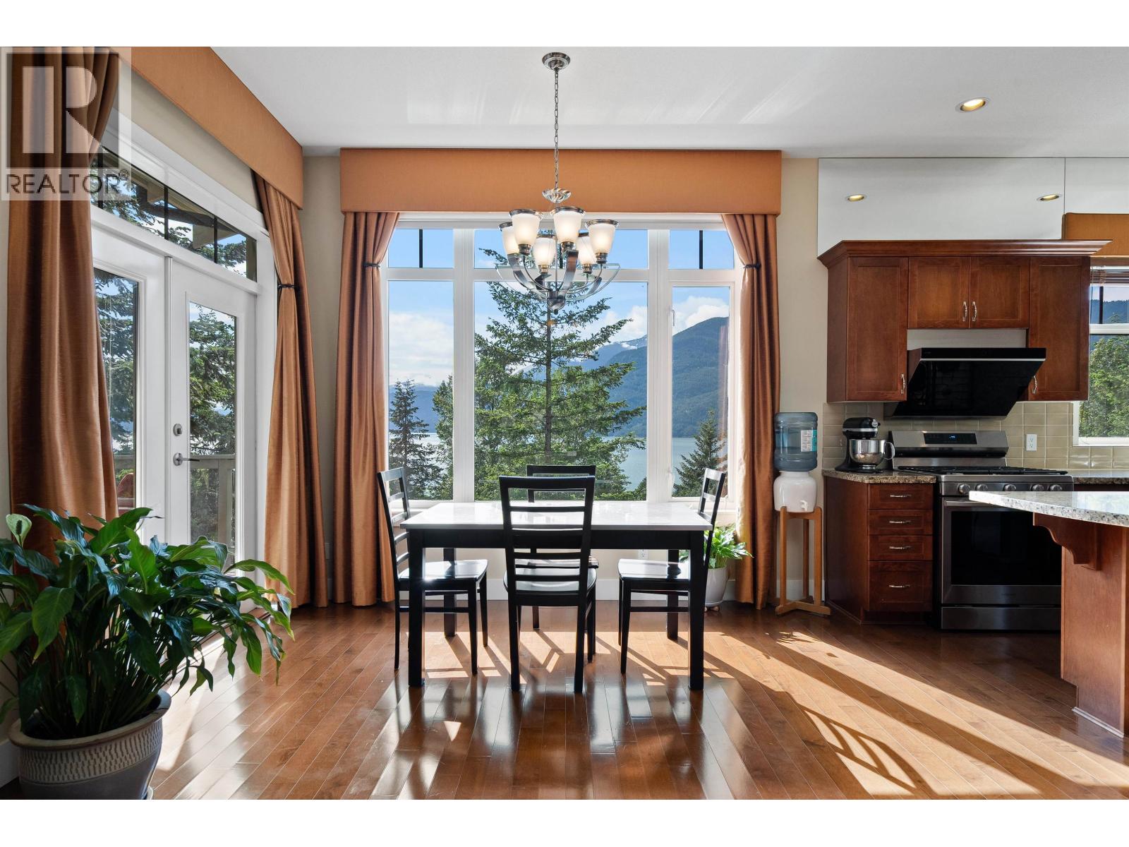 300 Ocean Crest Drive, West Vancouver, British Columbia  V0N 3Z2 - Photo 7 - R3129855