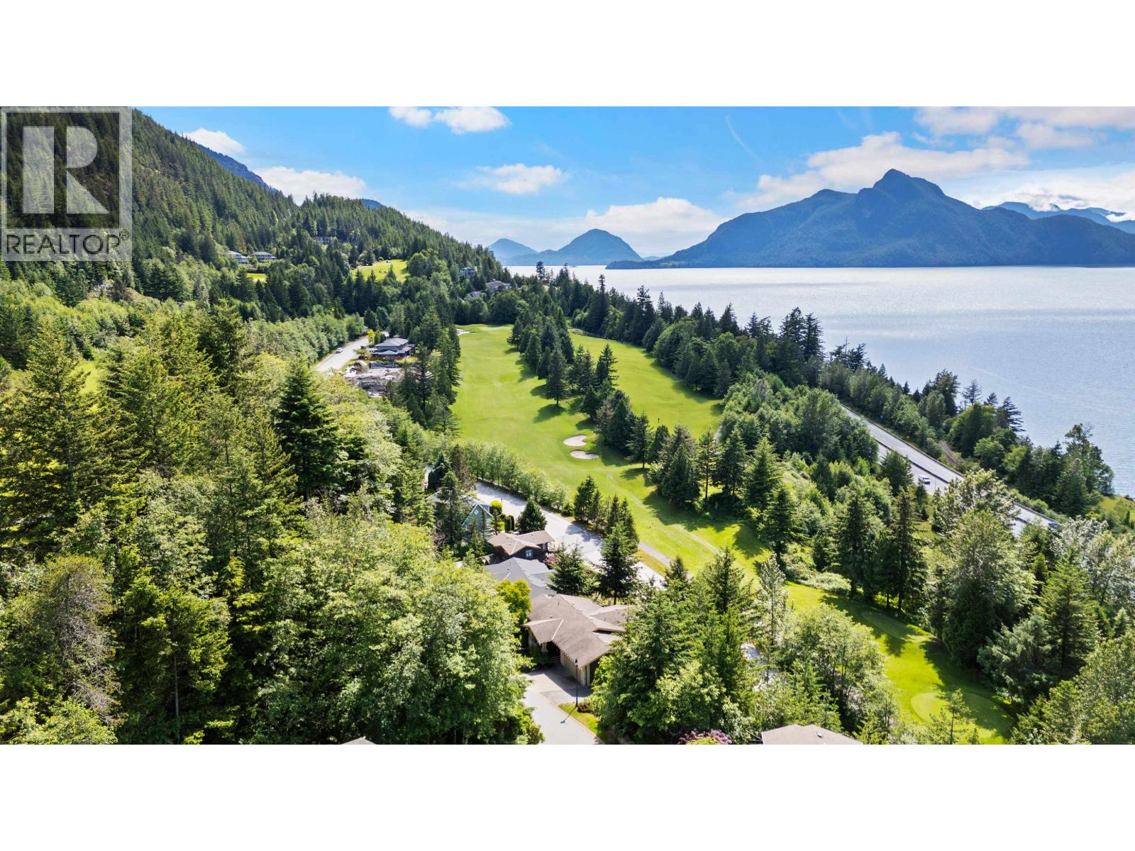 300 OCEAN CREST DRIVE, West Vancouver, British Columbia