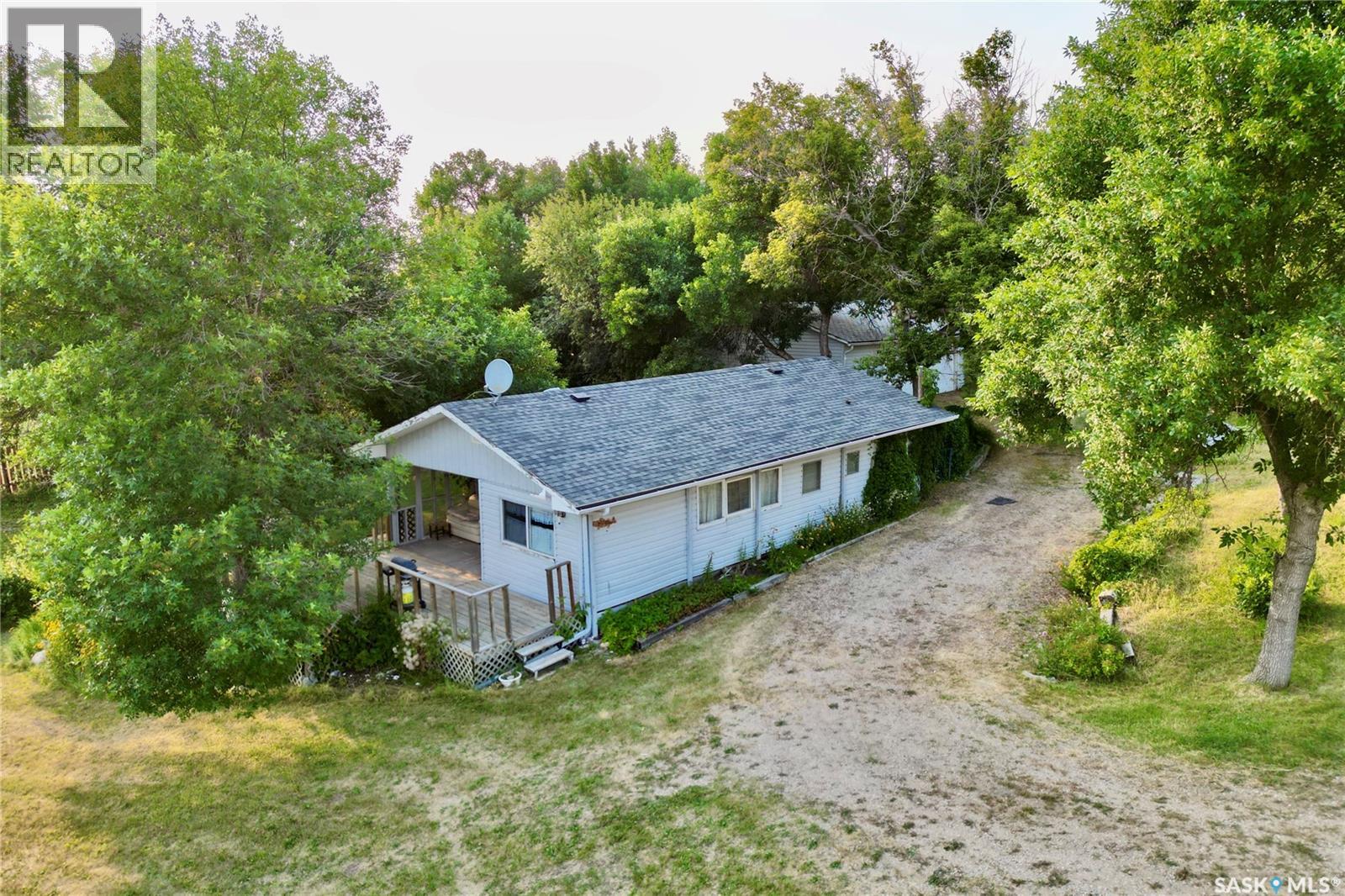 300-306 Perch Crescent, Last Mountain Lake, Saskatchewan  S0G 4L0 - Photo 2 - SK045146