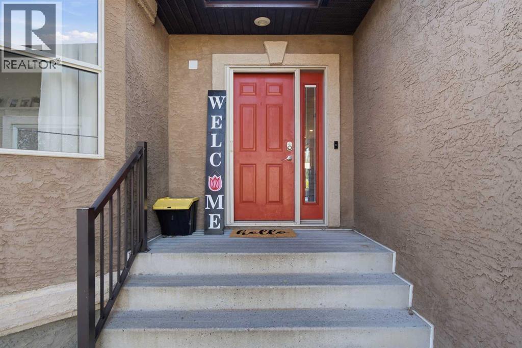 125 Ainsworth Crescent, Red Deer, Alberta  T4R 3B1 - Photo 4 - A2335471