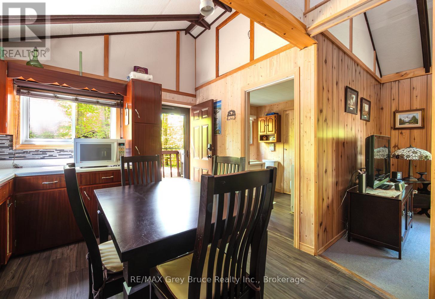 112 Symon Avenue, South Bruce Peninsula, Ontario  N0H 2T0 - Photo 8 - X13660542