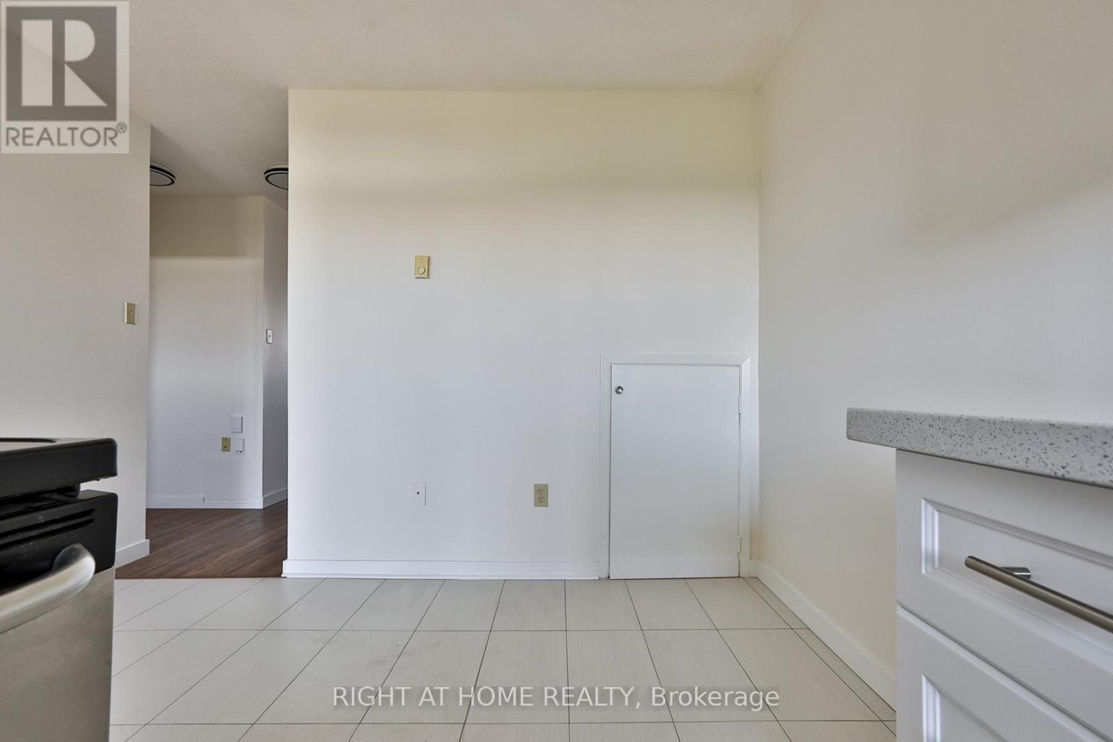 302 - 35 Sunny Glenway, Toronto, Ontario M3C 2Z5 - Photo 10 - C13660514