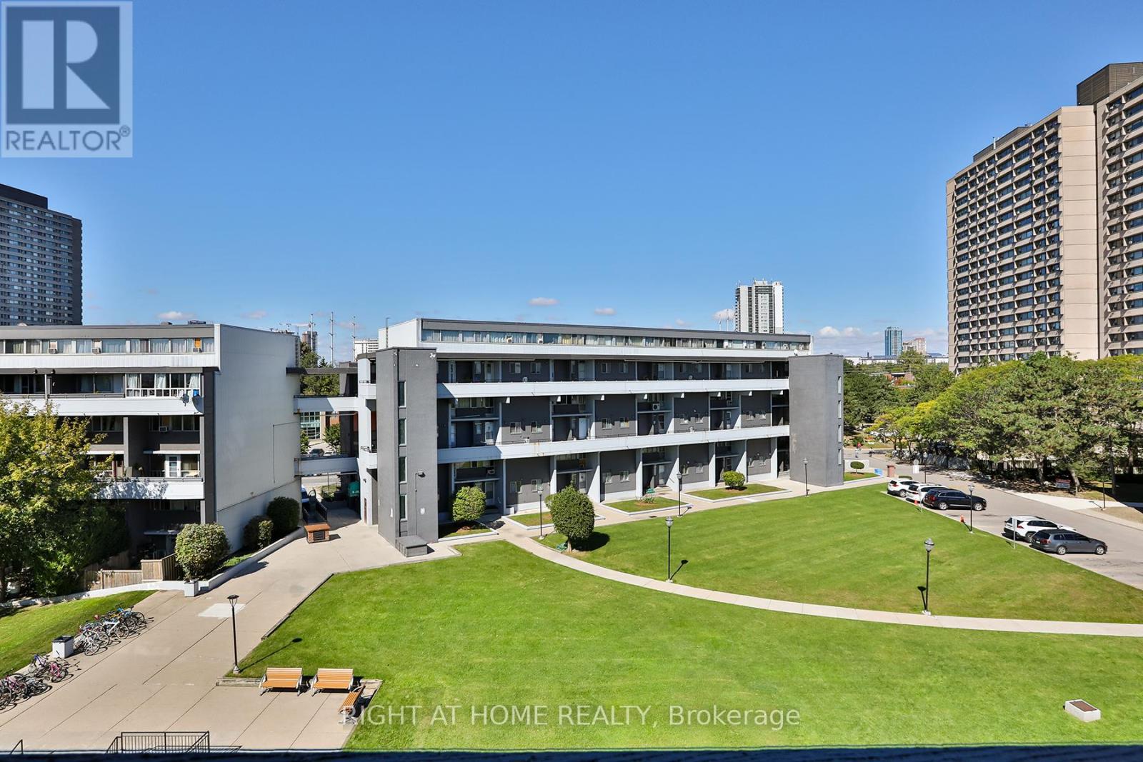 302 - 35 Sunny Glenway, Toronto, Ontario M3C 2Z5 - Photo 24 - C13660514