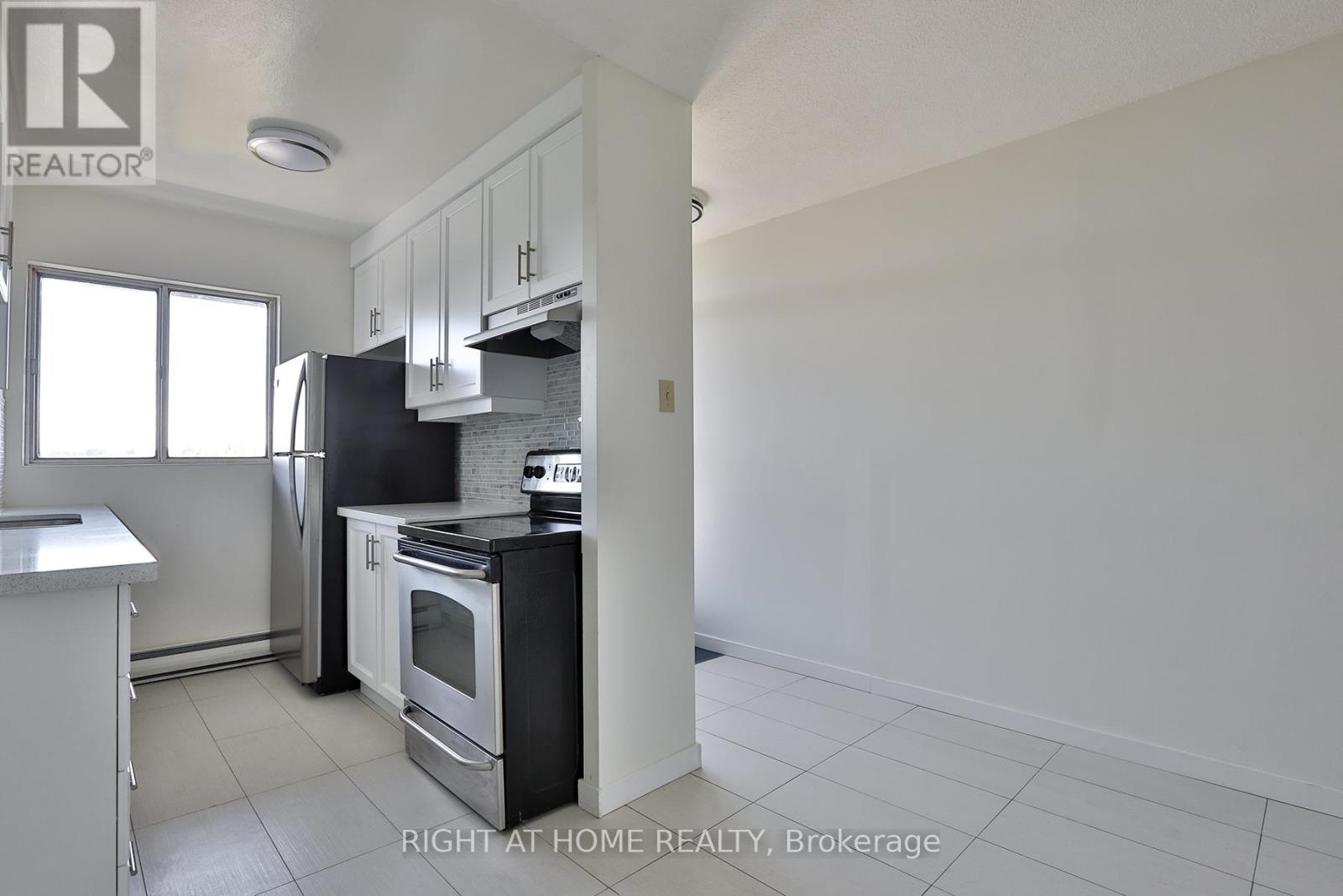 302 - 35 Sunny Glenway, Toronto, Ontario M3C 2Z5 - Photo 6 - C13660514