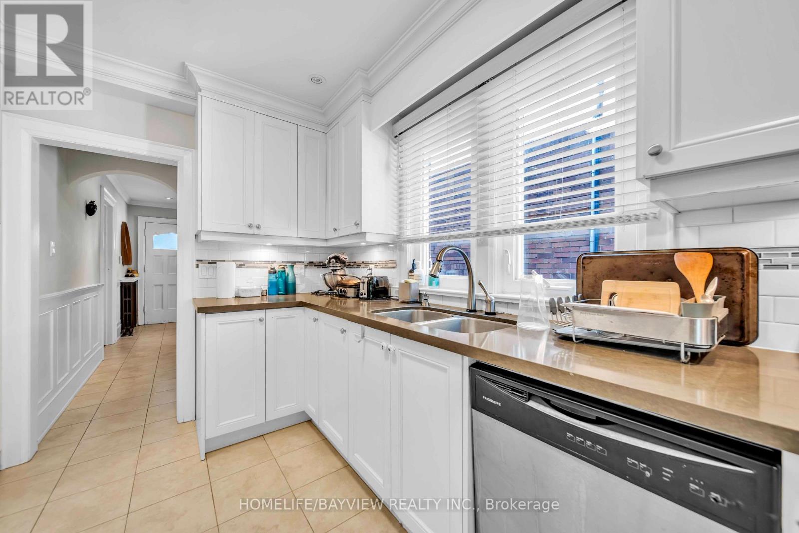 131 Heddington Avenue, Toronto, Ontario M5N 2K9 - Photo 11 - C13660540