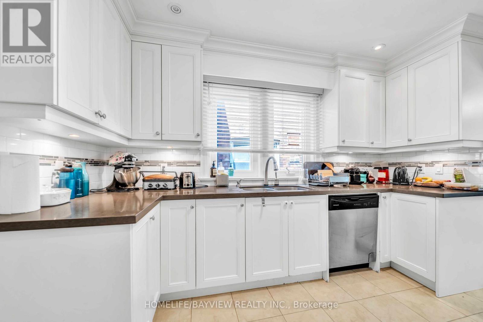 131 Heddington Avenue, Toronto, Ontario M5N 2K9 - Photo 9 - C13660540