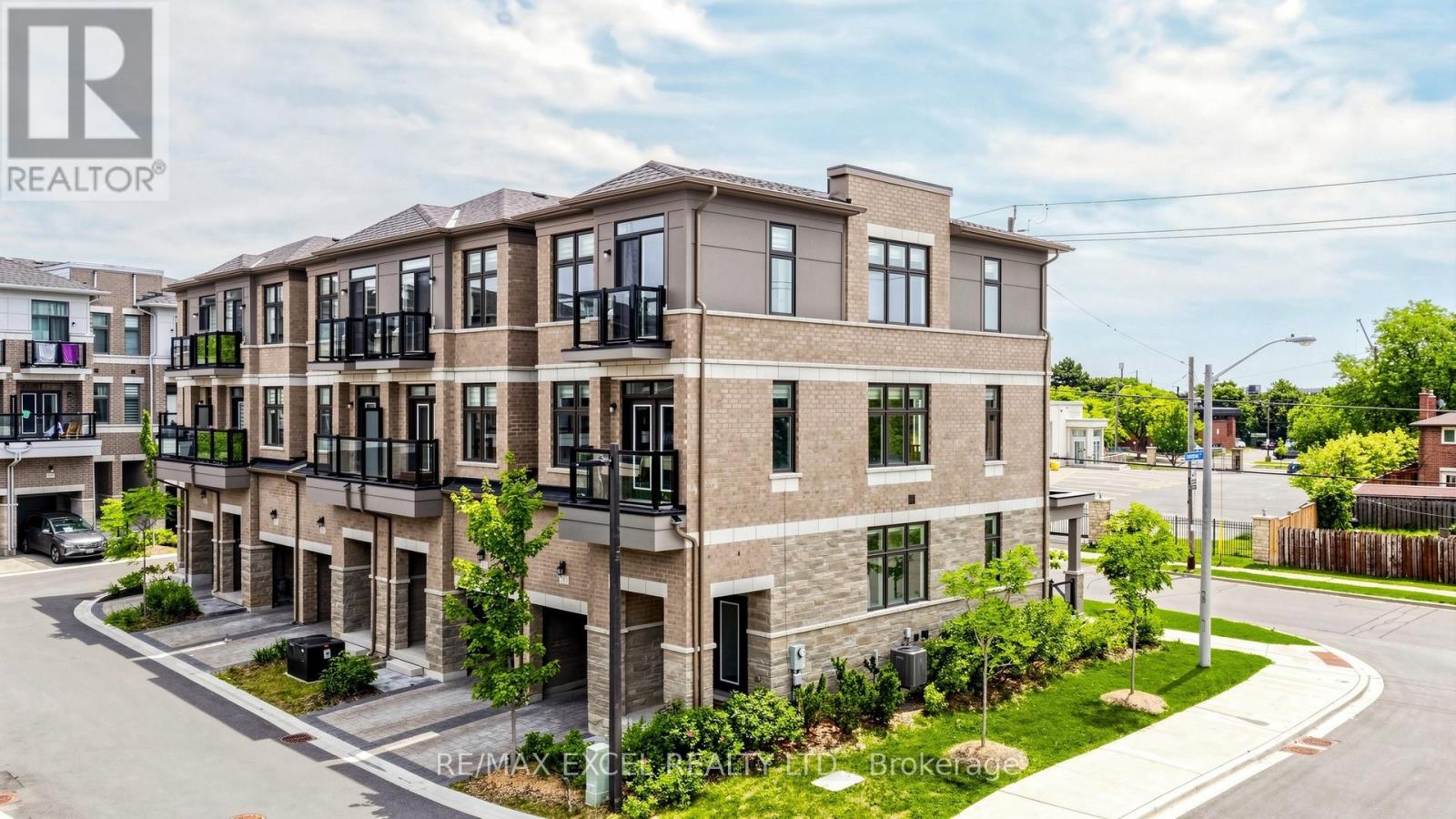 1 - 2a Muir Avenue, Toronto, Ontario M9L 0A6 - Photo 2 - W13660500
