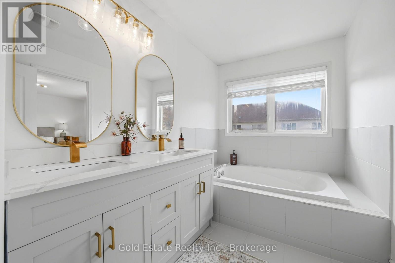 4875 Valera Road, Burlington, Ontario  L7M 0H4 - Photo 12 - W13660544