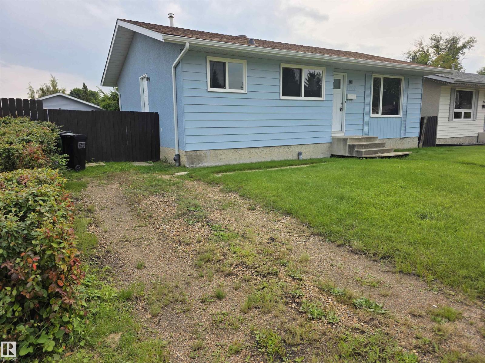 1907 145A AV NW, Edmonton, Alberta