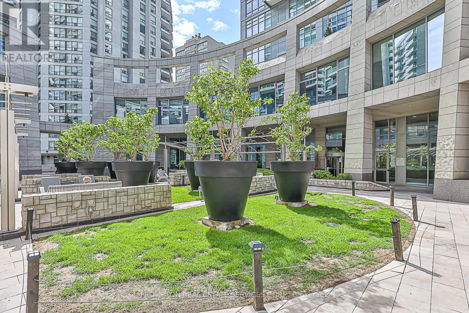 2905 - 2191 Yonge Street, Toronto (Mount Pleasant West), Ontario  M4S 3H8 - Photo 3 - C13660558
