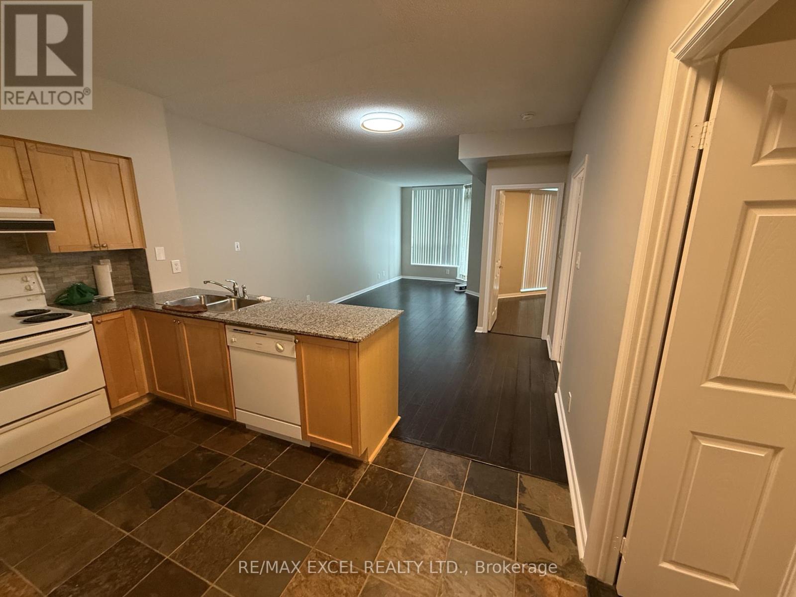 1710 - 228 Queens Quay W, Toronto (Waterfront Communities), Ontario  M5J 1B5 - Photo 8 - C13660562