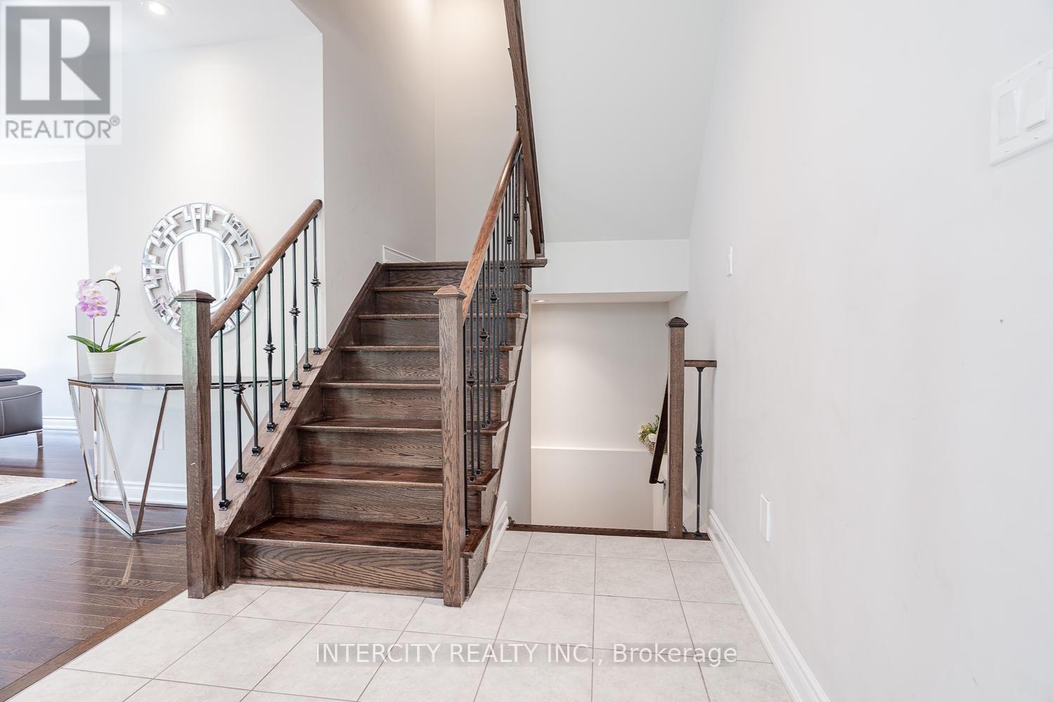 116 - 1331 Major Mackenzie Drive W, Vaughan, Ontario  L6A 4W4 - Photo 15 - N13660556