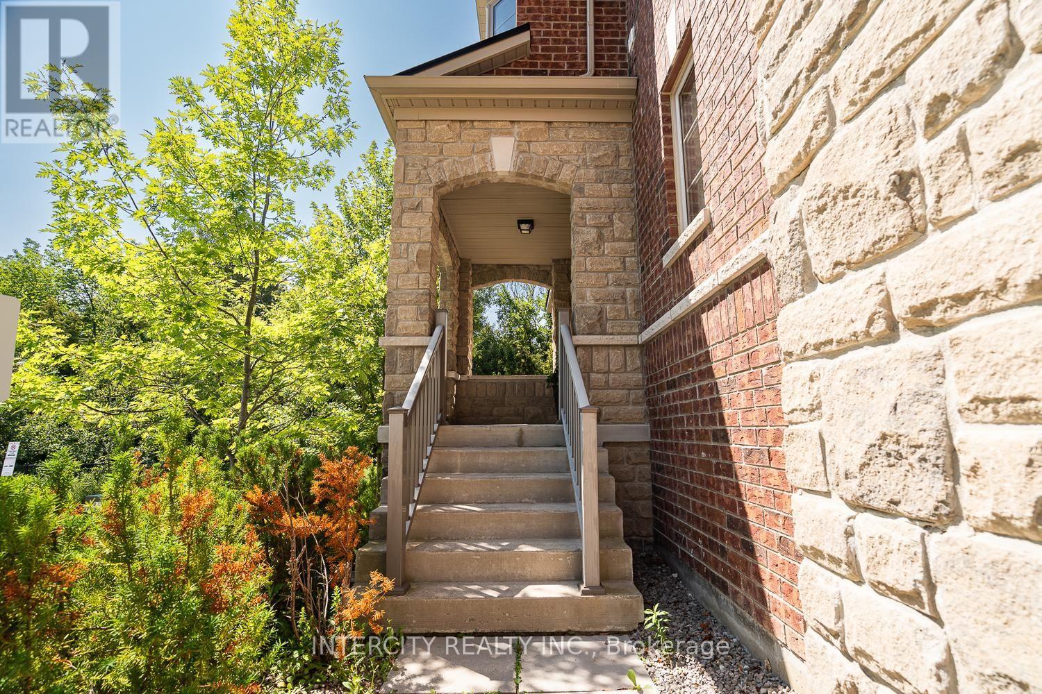 116 - 1331 Major Mackenzie Drive W, Vaughan, Ontario  L6A 4W4 - Photo 2 - N13660556