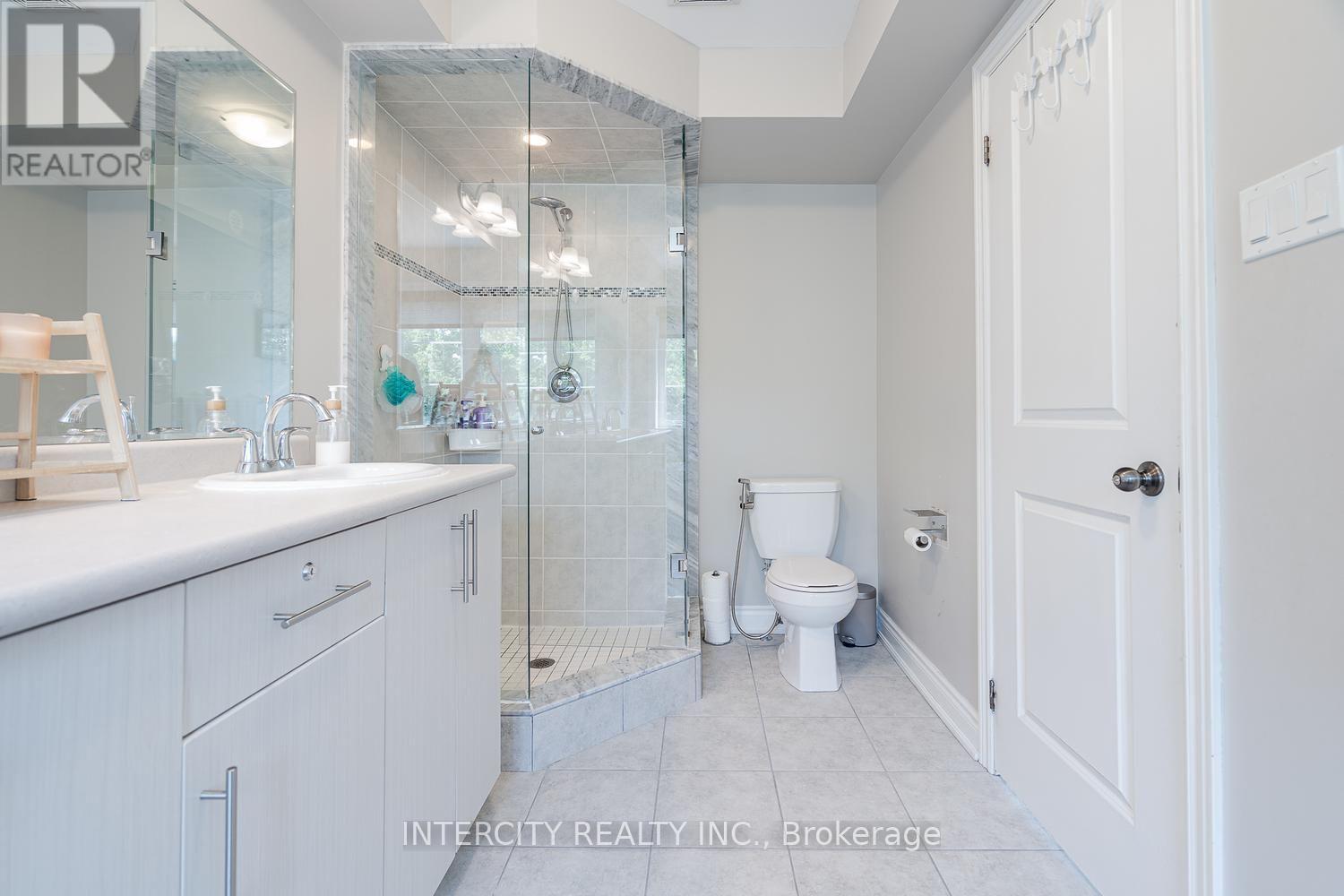 116 - 1331 Major Mackenzie Drive W, Vaughan, Ontario  L6A 4W4 - Photo 28 - N13660556