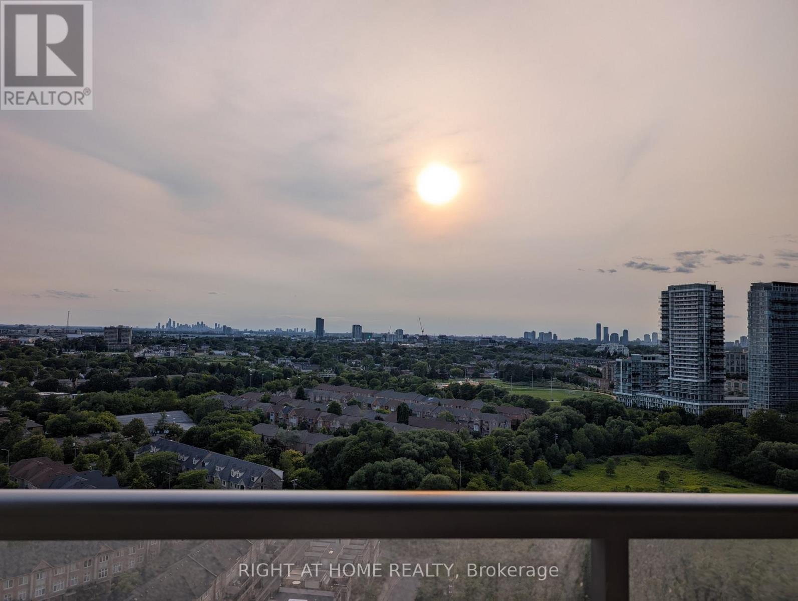 2002 - 15 Legion Road, Toronto (Mimico), Ontario  M8V 0A9 - Photo 6 - W13660552