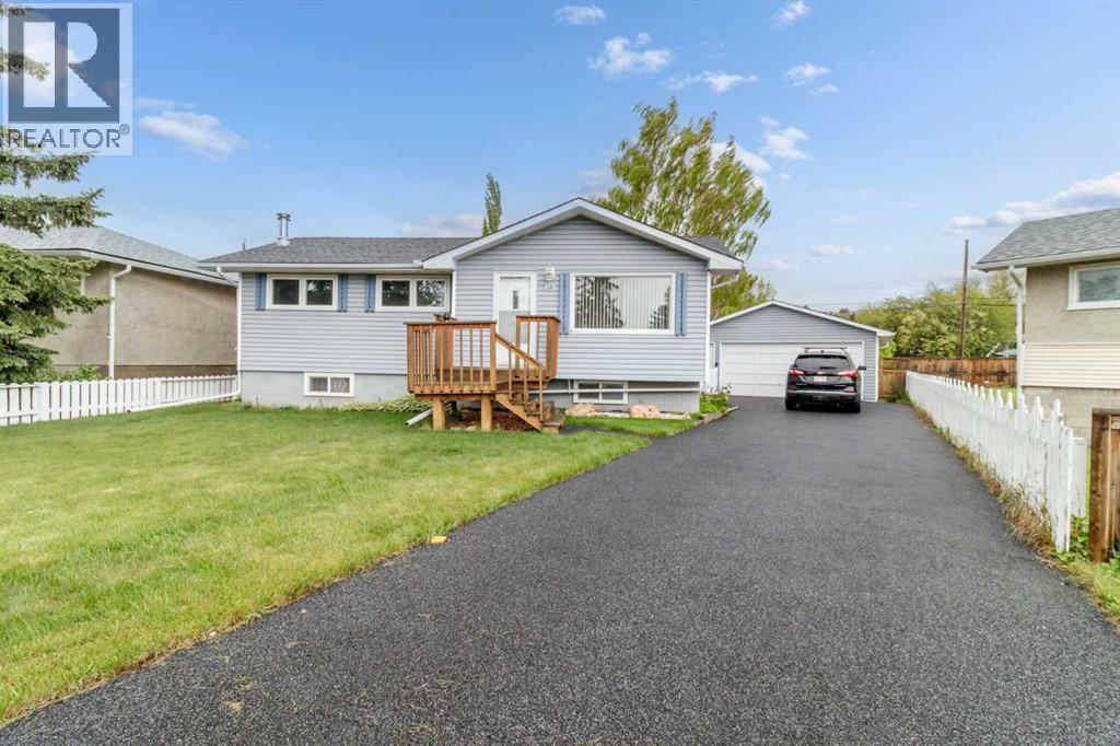 35 Beaupre Crescent, Calgary, Alberta T3B 2S9 - Photo 4 - A2316011
