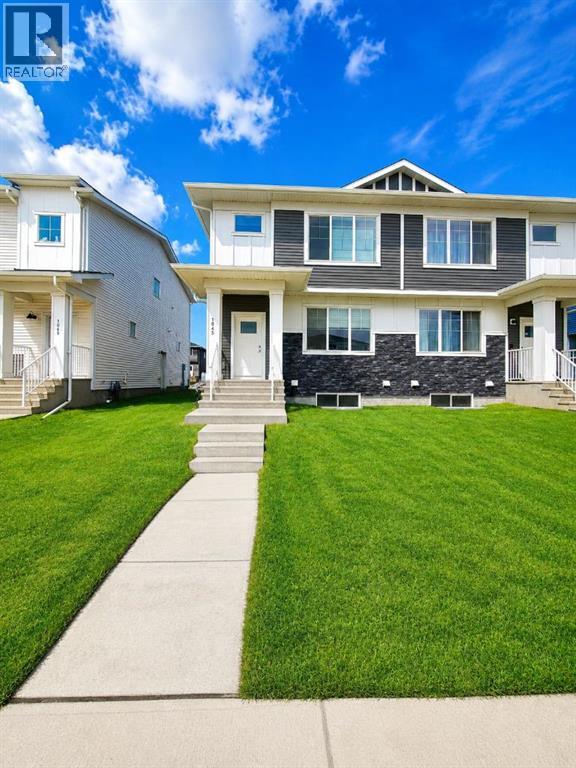 1045 West Lakeview Drive, Chestermere, Alberta