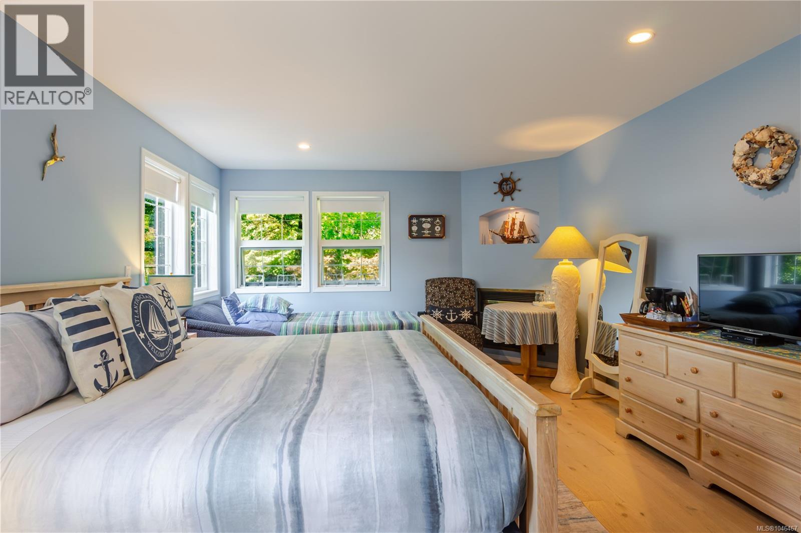 1212 Lynn Rd, Tofino, British Columbia  V0R 2Z0 - Photo 37 - 1046467