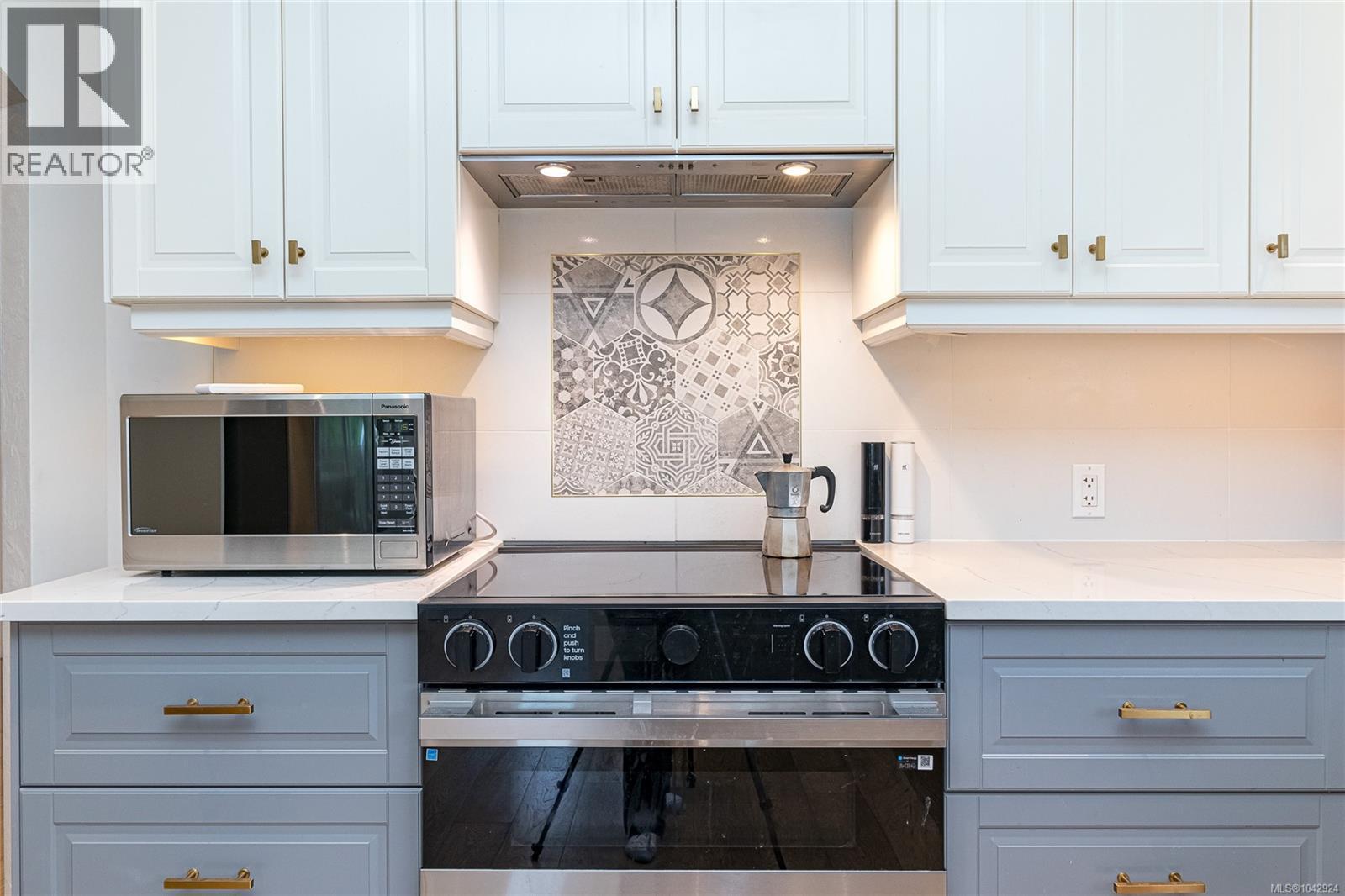 4030 Grange Rd, Saanich, British Columbia  V8Z 4V3 - Photo 14 - 1042924