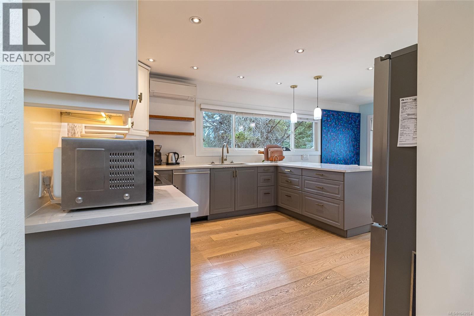 4030 Grange Rd, Saanich, British Columbia  V8Z 4V3 - Photo 9 - 1042924