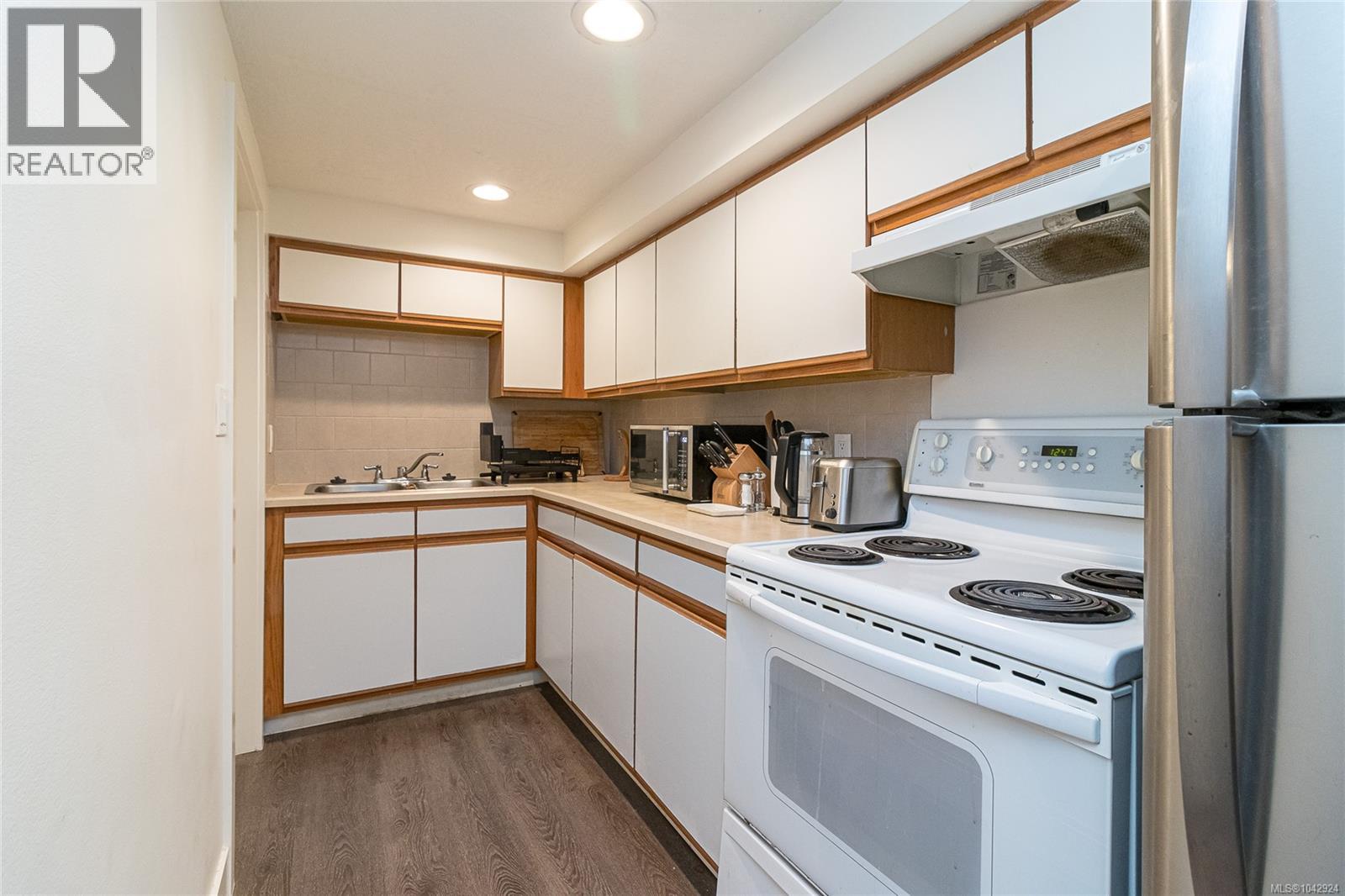 4030 Grange Rd, Saanich, British Columbia  V8Z 4V3 - Photo 43 - 1042924