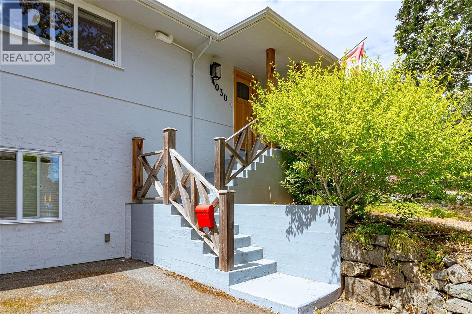 4030 Grange Rd, Saanich, British Columbia  V8Z 4V3 - Photo 59 - 1042924