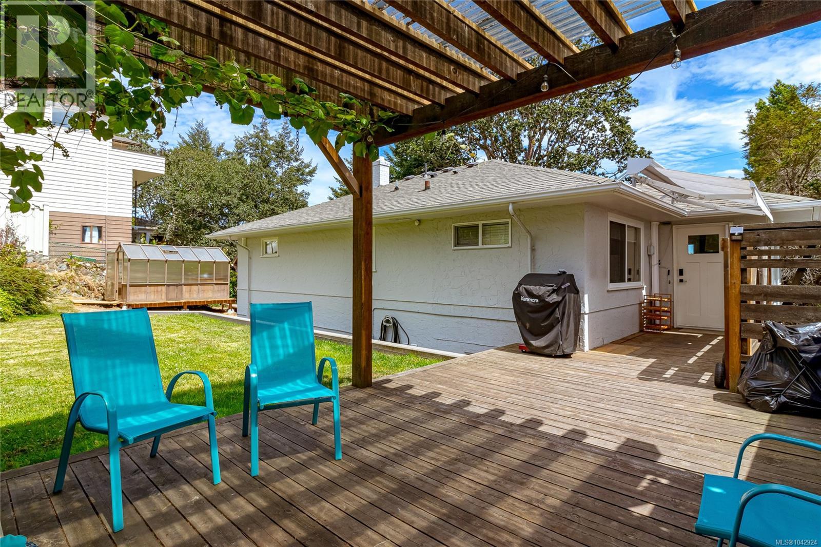 4030 Grange Rd, Saanich, British Columbia  V8Z 4V3 - Photo 46 - 1042924