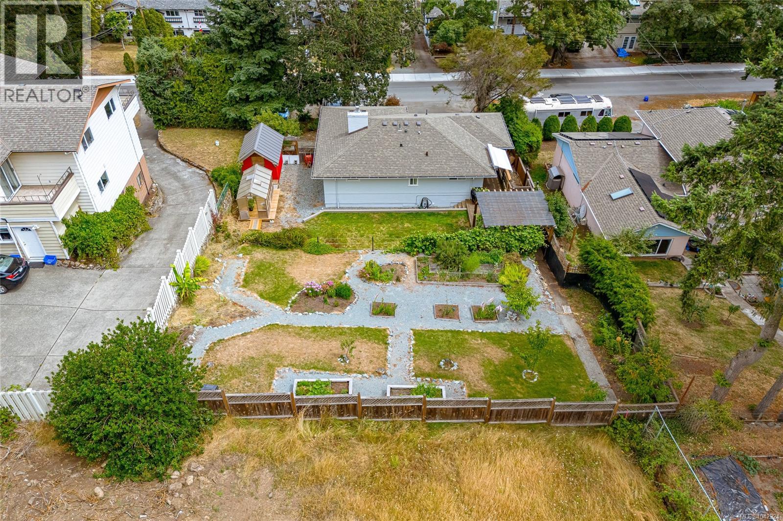 4030 Grange Rd, Saanich, British Columbia  V8Z 4V3 - Photo 56 - 1042924