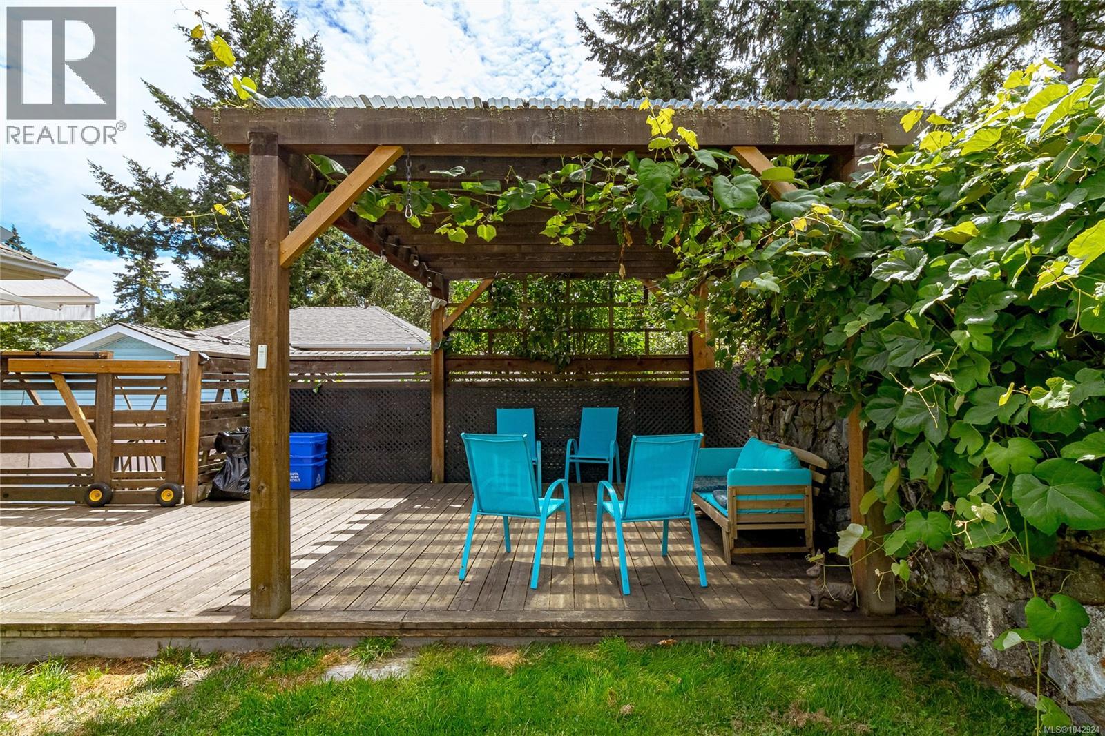 4030 Grange Rd, Saanich, British Columbia  V8Z 4V3 - Photo 49 - 1042924