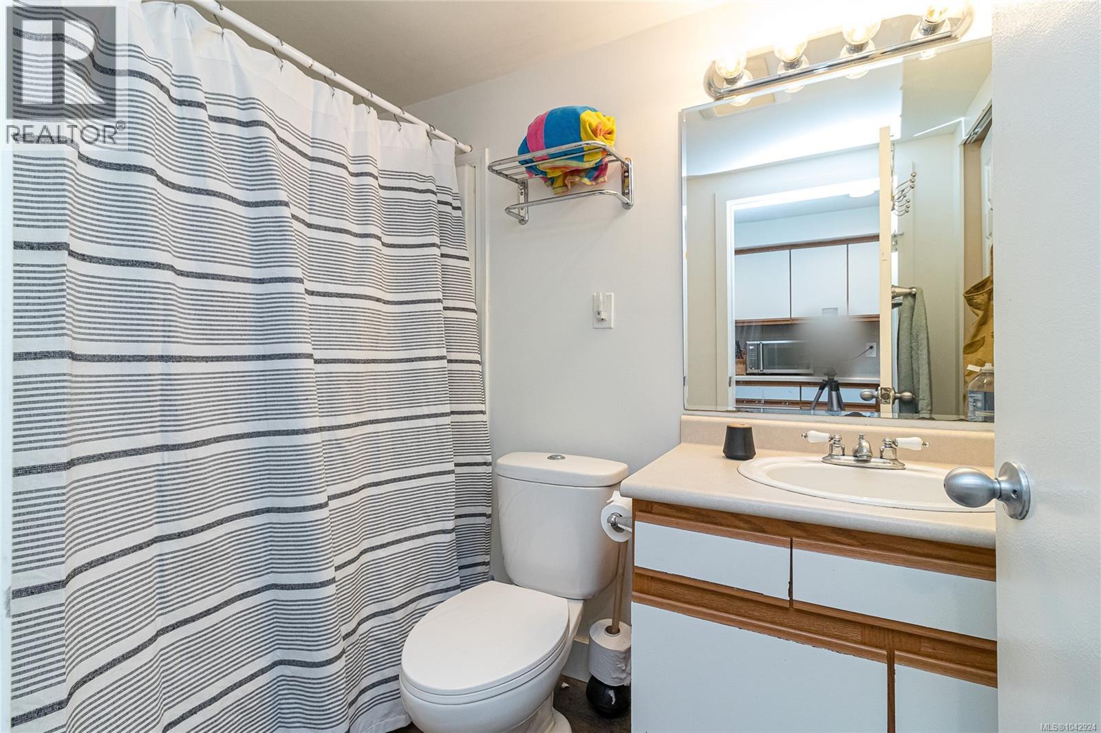 4030 Grange Rd, Saanich, British Columbia  V8Z 4V3 - Photo 44 - 1042924