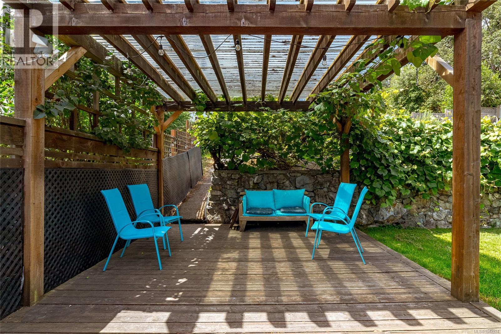 4030 Grange Rd, Saanich, British Columbia  V8Z 4V3 - Photo 47 - 1042924