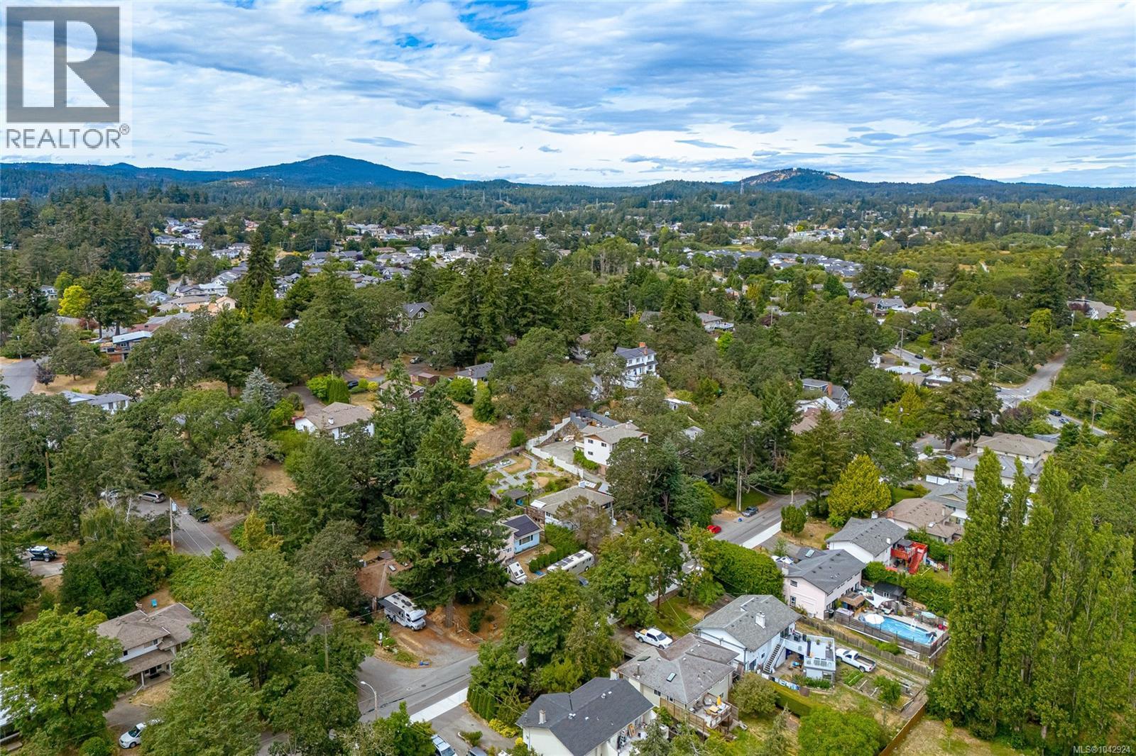 4030 Grange Rd, Saanich, British Columbia  V8Z 4V3 - Photo 63 - 1042924