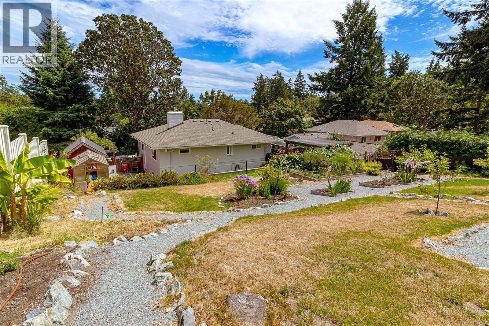 4030 Grange Rd, Saanich, British Columbia  V8Z 4V3 - Photo 54 - 1042924