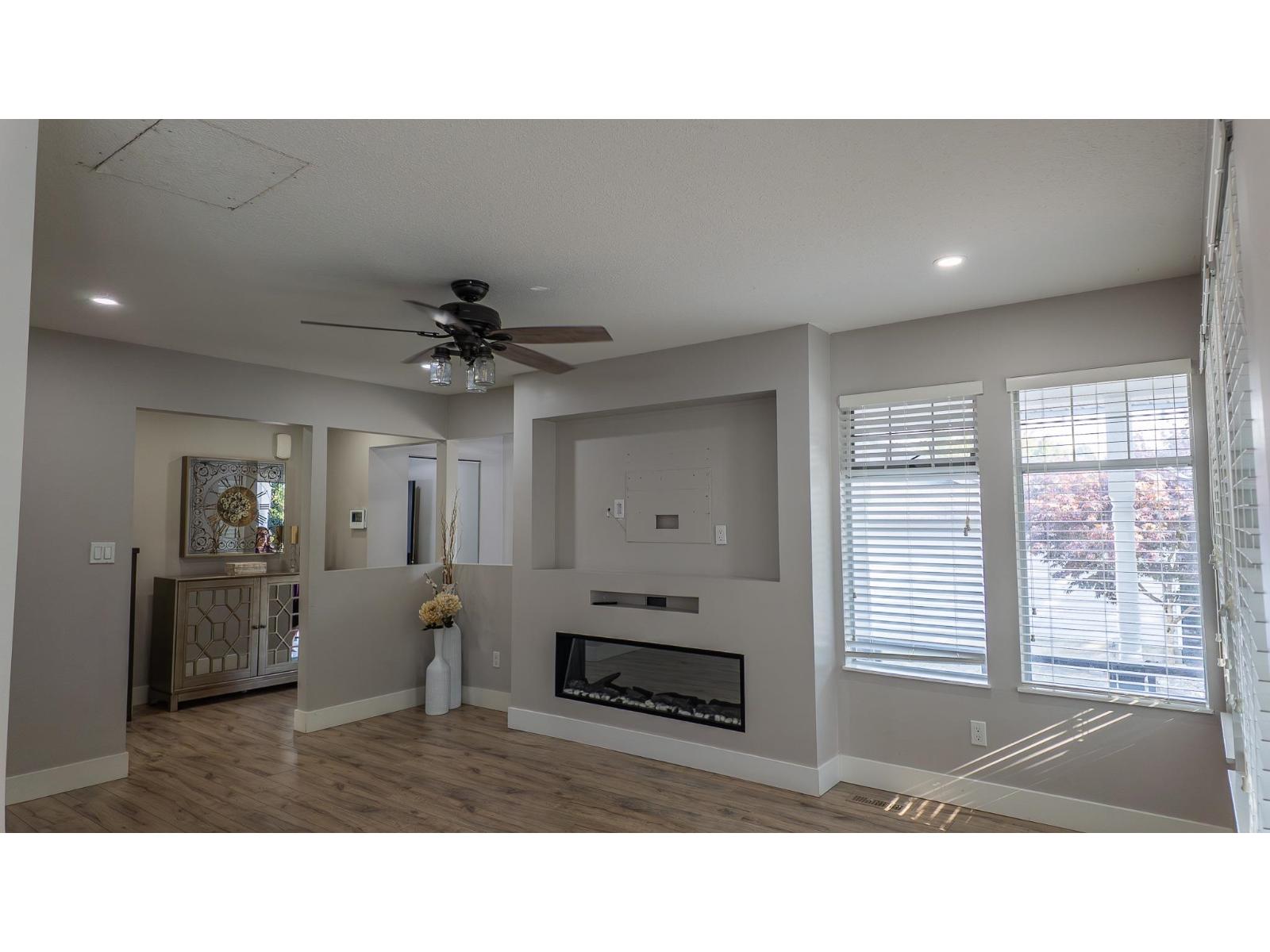 6096 Killarney Drive, Surrey, British Columbia  V3S 5W9 - Photo 5 - R3153490