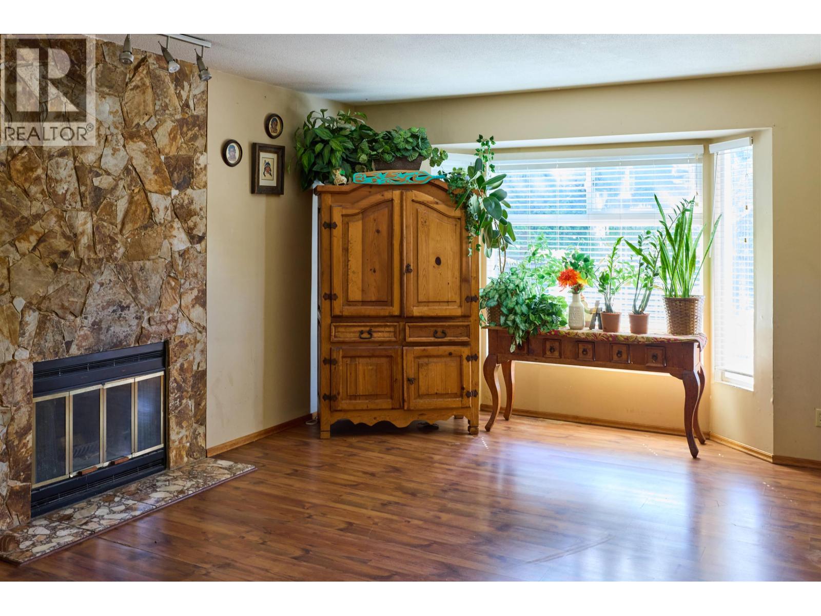 1183 Falcon Drive, Coquitlam, British Columbia  V3E 2C2 - Photo 4 - R3154511