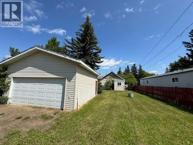 208 1 Street W, Lashburn, Saskatchewan  S0M 1M0 - Photo 2 - A2328406