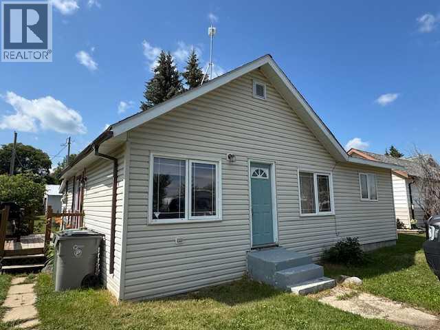 208 1 Street W, Lashburn, Saskatchewan  S0M 1M0 - Photo 1 - A2328406