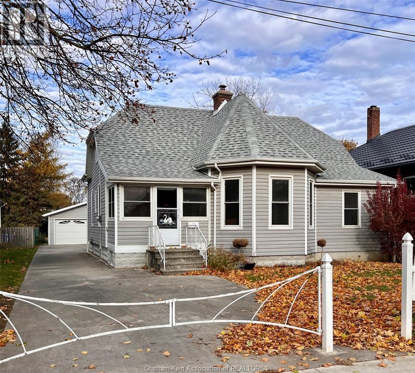 MLS# 26019258: 101 Harvey STREET, Chatham, Canada