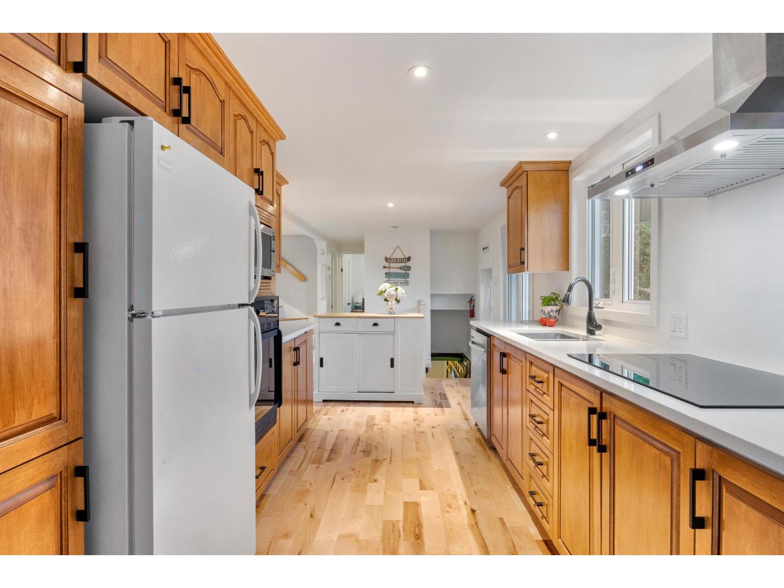 80 Rue des Pivoines Saint-Denis-de-Brompton Quebec Canada J0B2P0 5